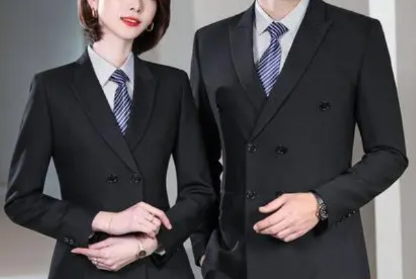 企業(yè)職業(yè)正裝西服選擇定制好/還是成品好？